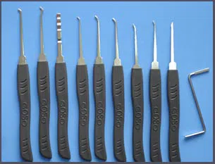 Miami Master Locksmith Miami, FL 305-908-3109 - 11-car-lock-pick